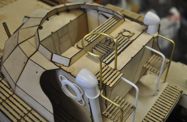 The Kallotte with the Top Lookout Support Rail - John Drain's Model Boat Site