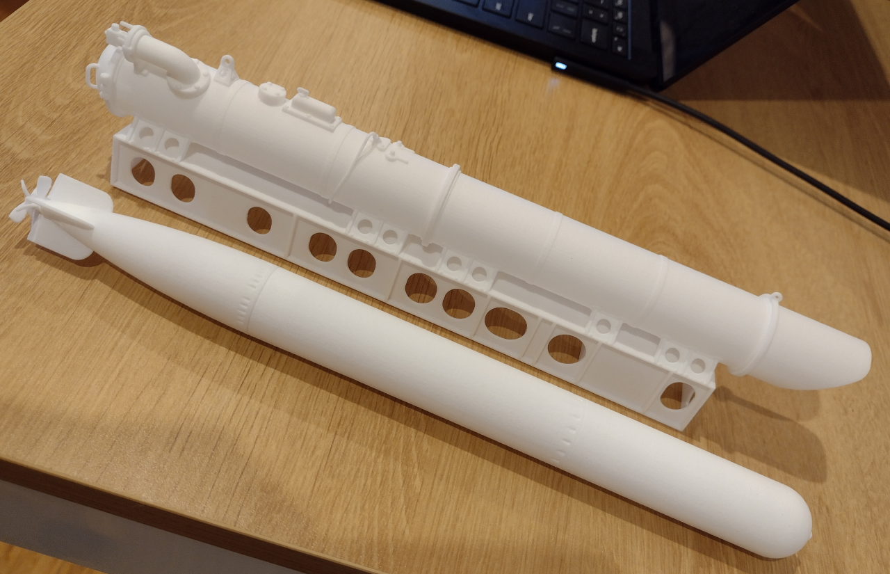 Resin version of the 18inch Vosper Torpedo Body with Tube - John Drain's Model PT-Boat Site
