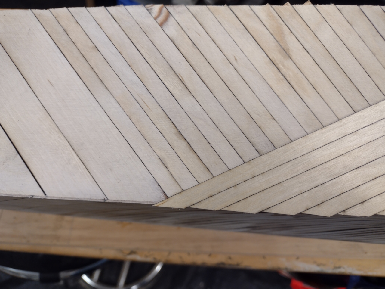 Planking the stbd side second layer - John Drain's Model PT-Boat Site